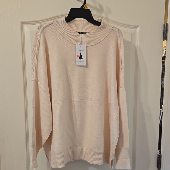 Zesica Sweaters - Zesica Cream Sweater Size XL